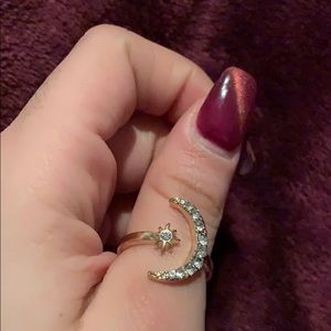 Gold and diamond thumb ring